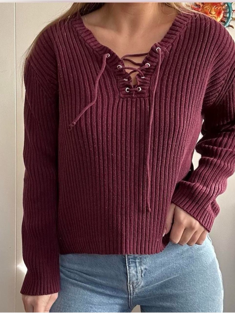 Victoria Jones Woman Lace-Up Ribbed V-Neck Sweater - Burgundy